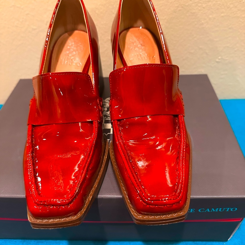 Vince Camuto Womens Segellis Red Currant Brushed Patent Leather Loafers Sz 6.5